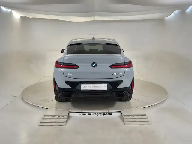 BMW X4 view 4