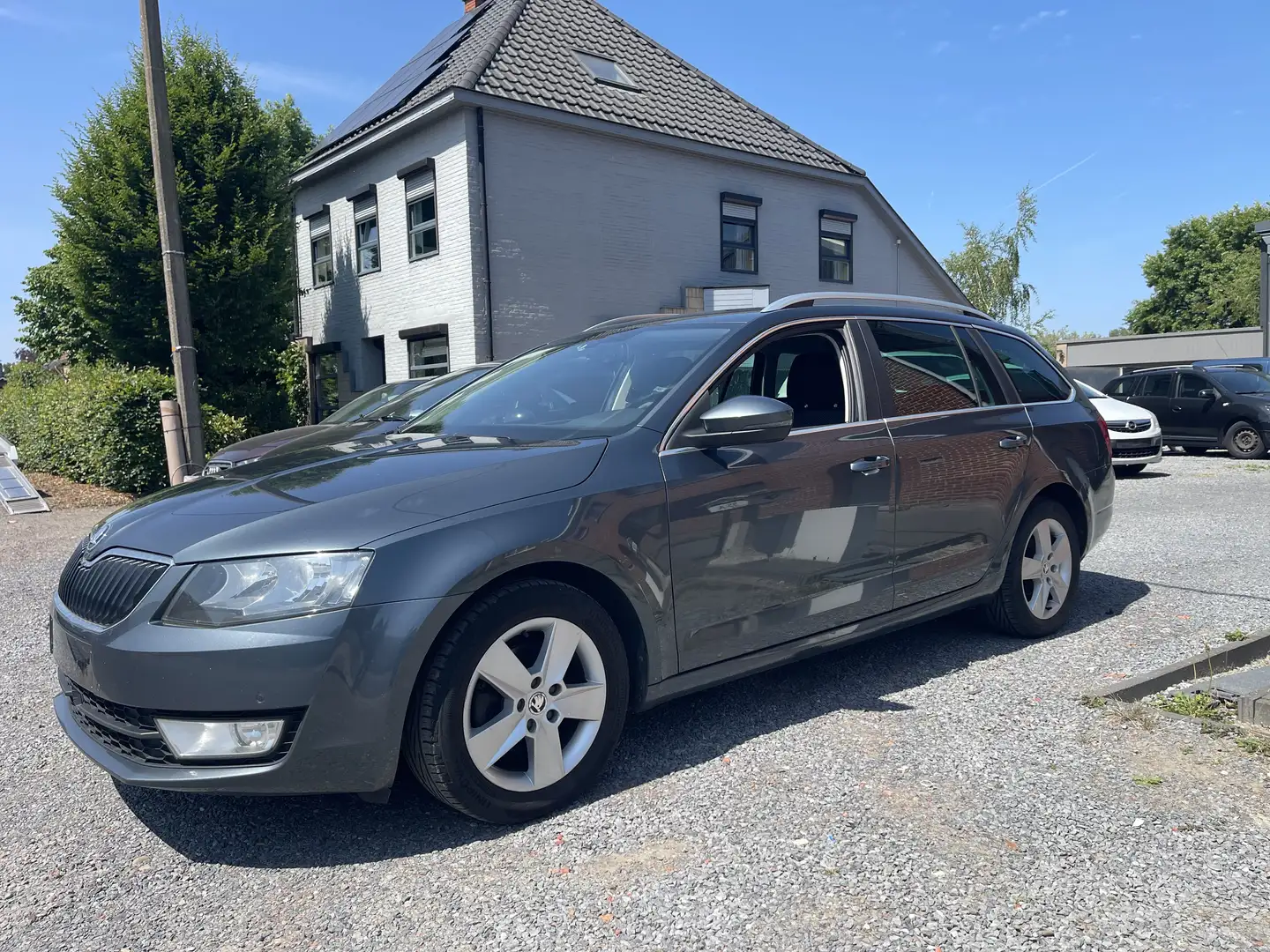 Skoda Octavia SW 1.6 CR TDi,Automatique,Airco,Gps,Sensoren,... Gris - 2