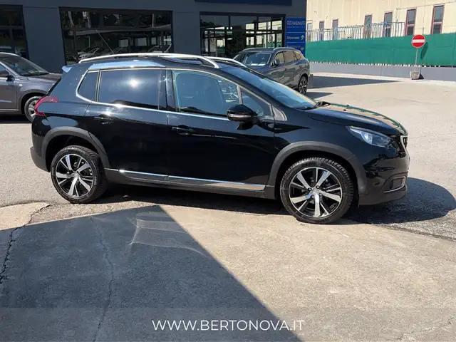 Peugeot 2008 view 6