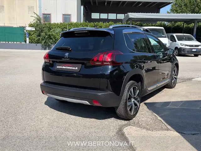 Peugeot 2008 view 3