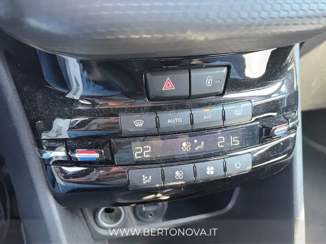 Peugeot 2008 view 15