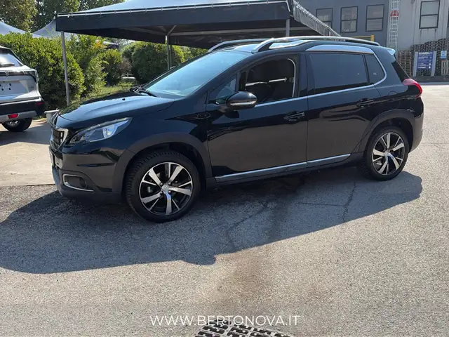 Peugeot 2008 view 2