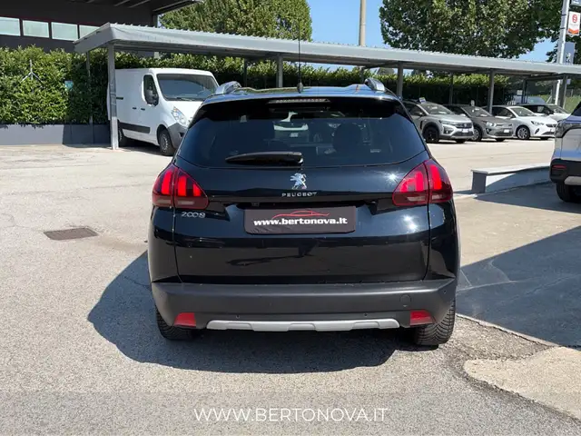 Peugeot 2008 view 4