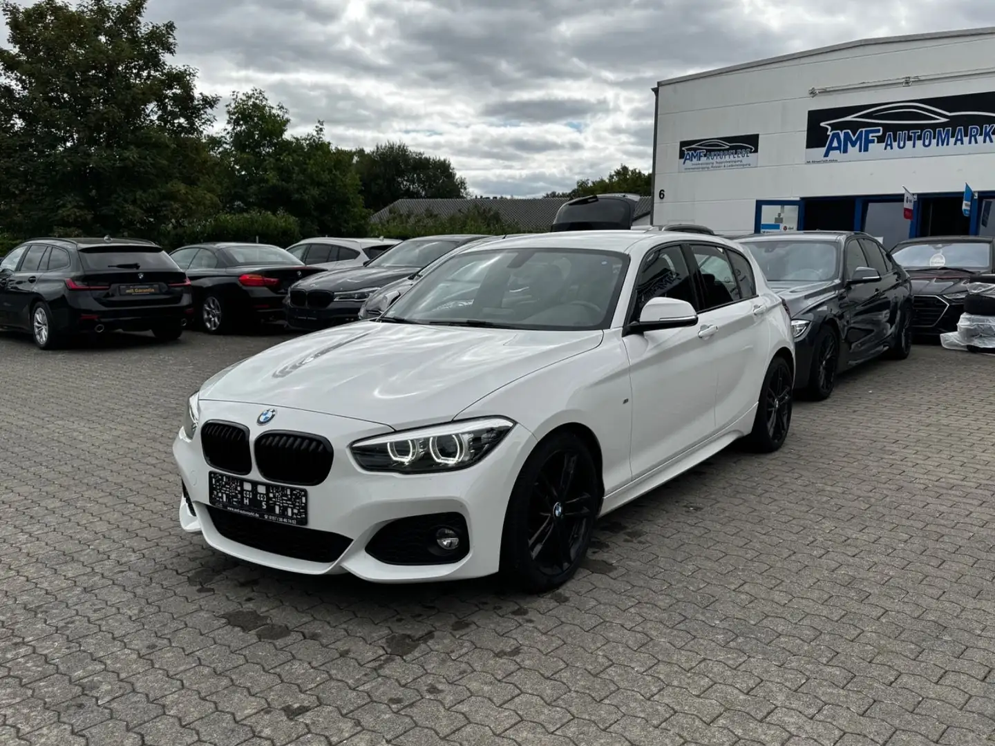 BMW 118 1 Lim. 5-trg. 118 i Edition M Sport Shadow Weiß - 1