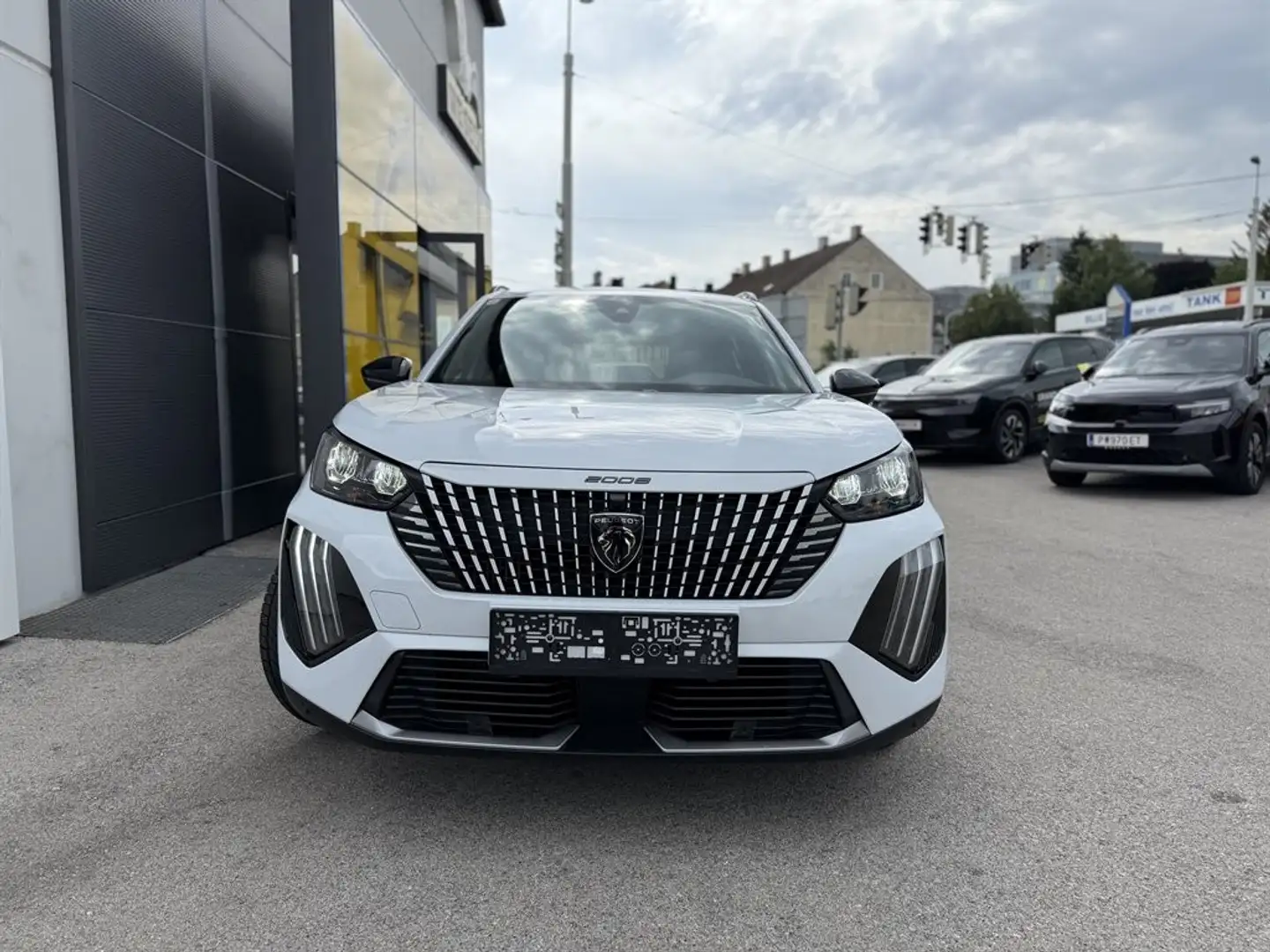 Peugeot 2008 PureTech 100 S&S Allure 6-Gang-Manuell Weiß - 2