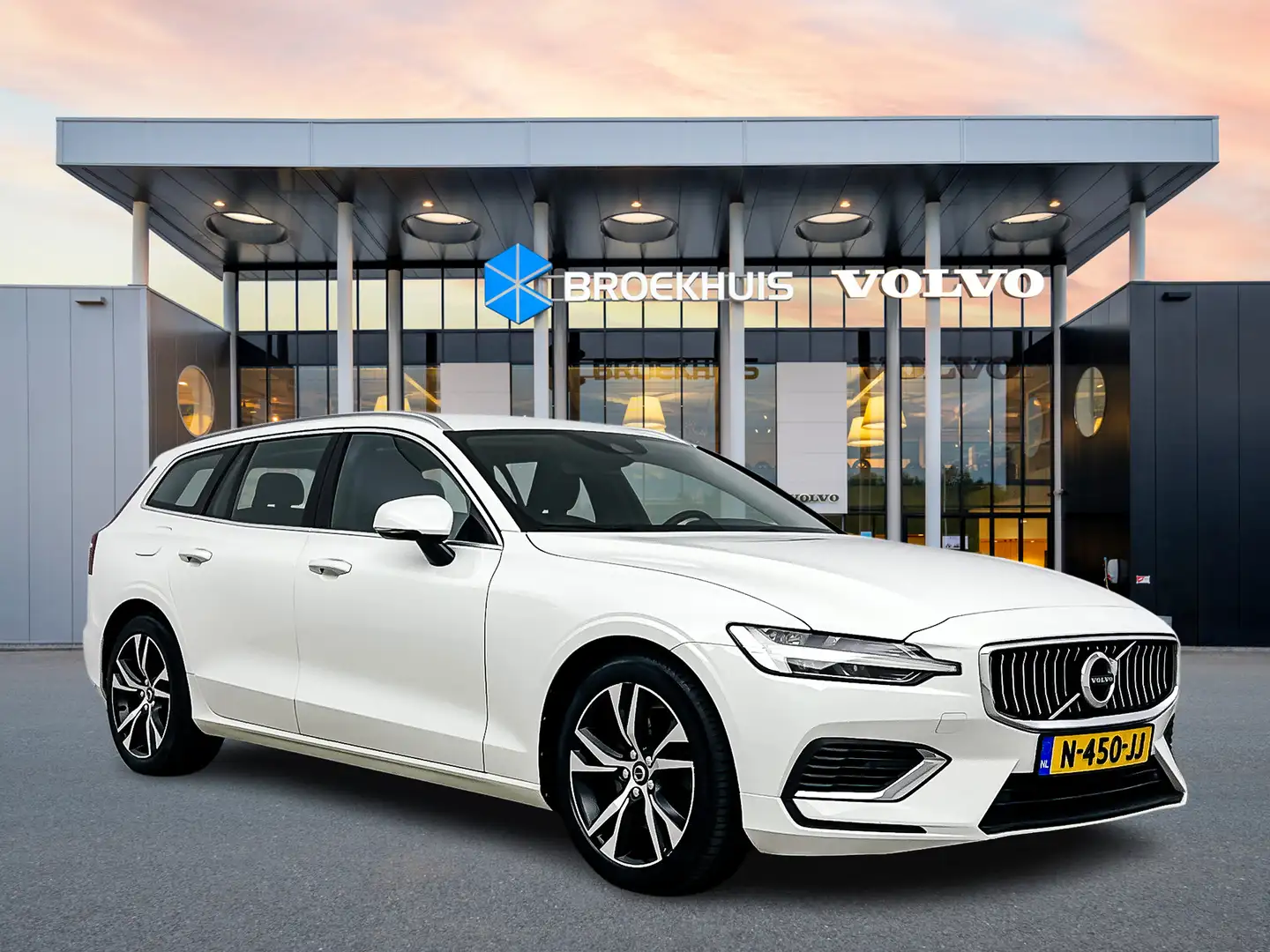 Volvo V60 T6 Recharge AWD Momentum Pro | 18' | Leder | Parke Wit - 2