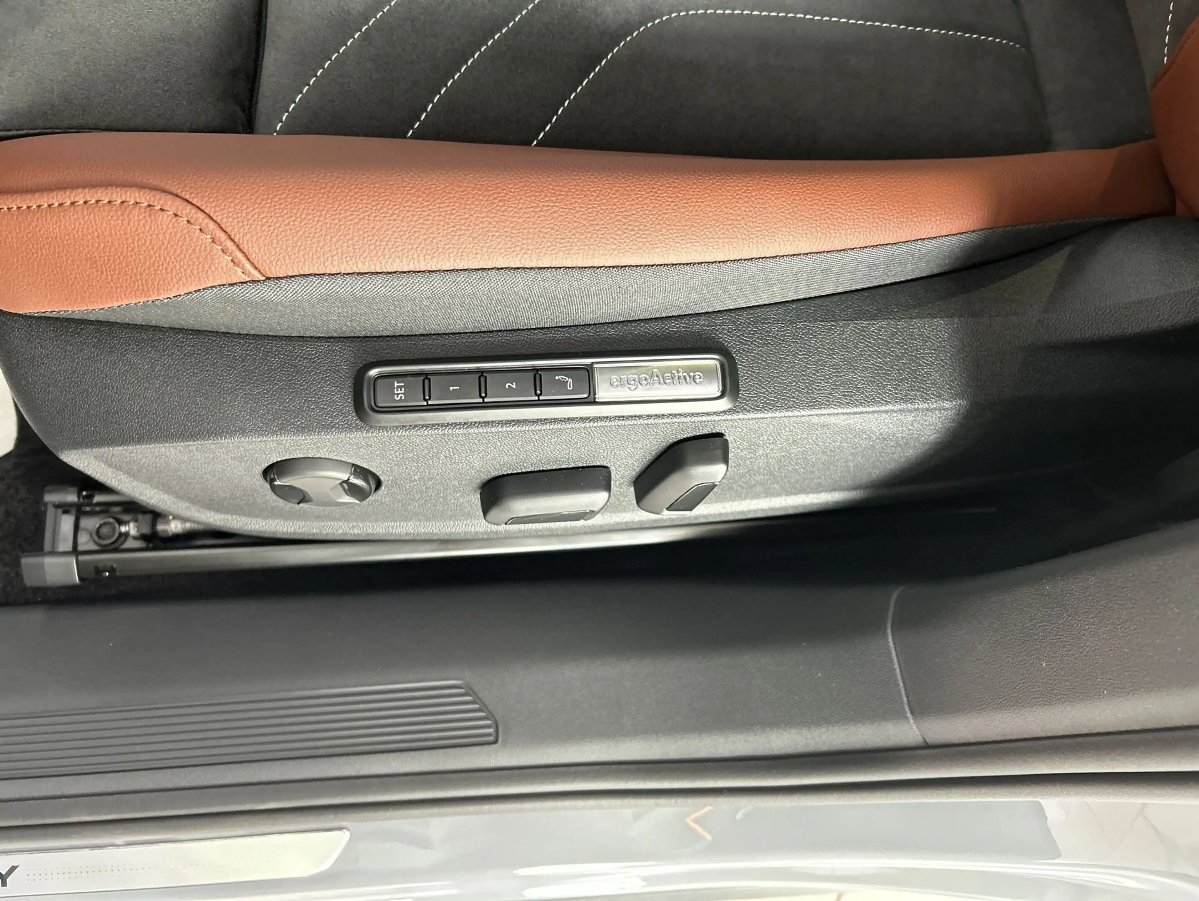 Volkswagen ID.5 Pro ENERGY 79 kWh Design-Paket IQ.Drive GJR AHK — photo 13