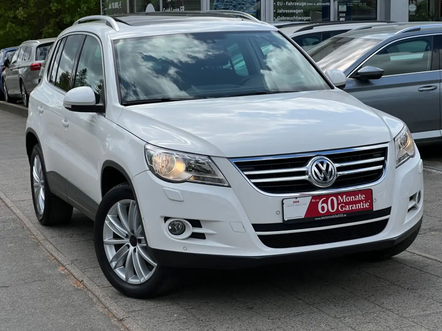 Volkswagen Tiguan 1.4TSI Team *Pano*Navi*Kamera* Weiß - 2