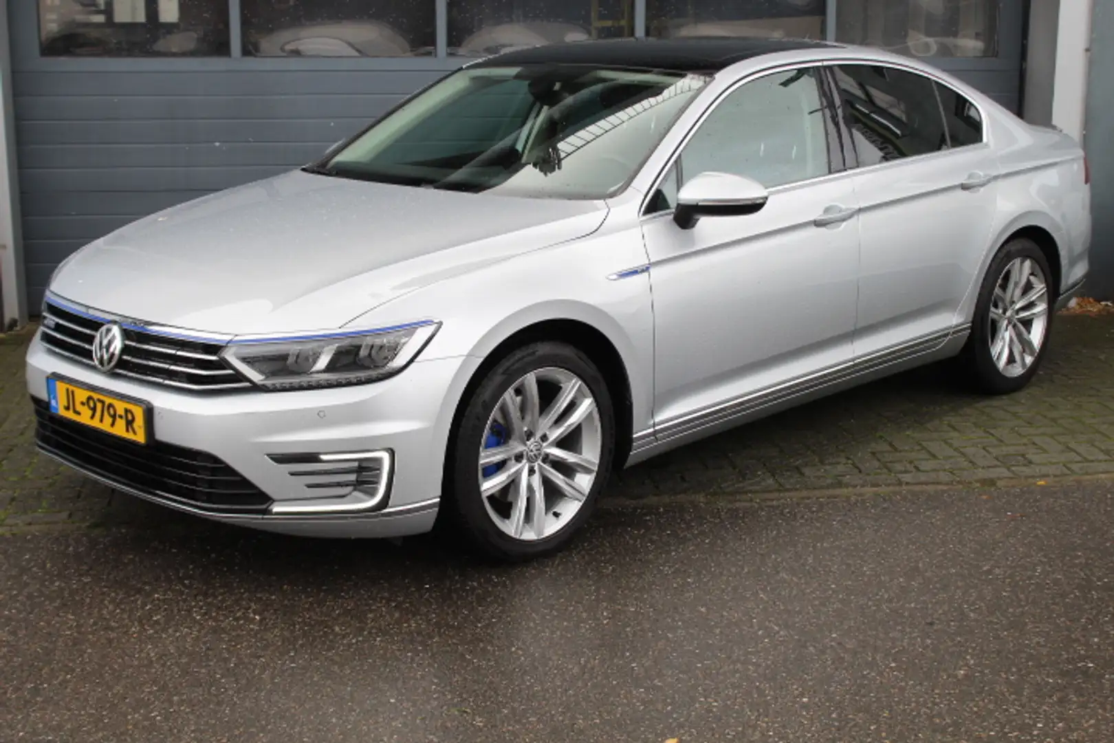 Volkswagen Passat 1.4 TSI GTE Highline Panoramadak, Adaptive Cruise, Gris - 1