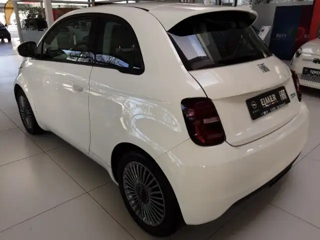 Fiat 500E view 3