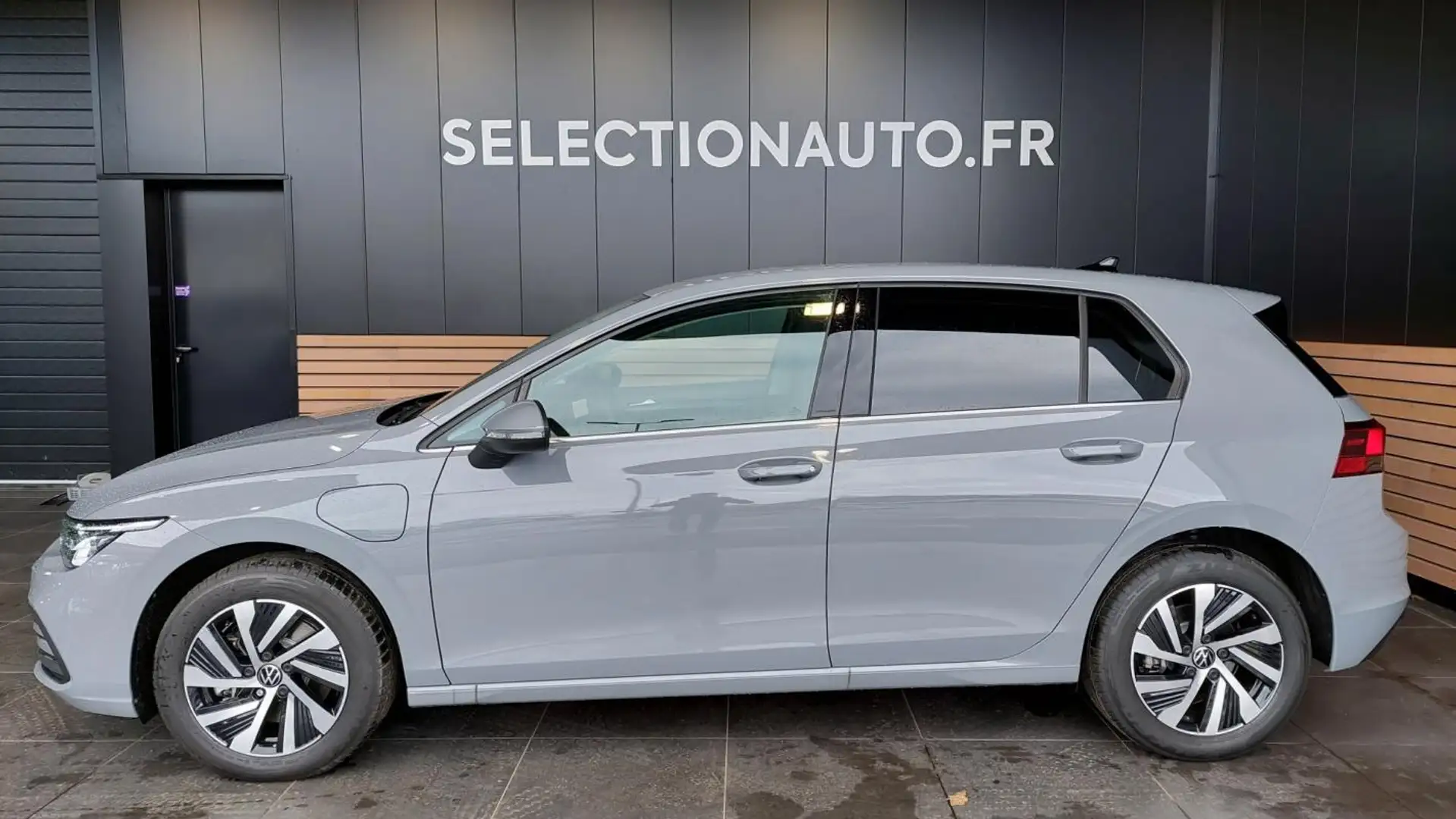 Volkswagen Golf VIII 1.4 eHybrid OPF 204 DSG6 Style - 2