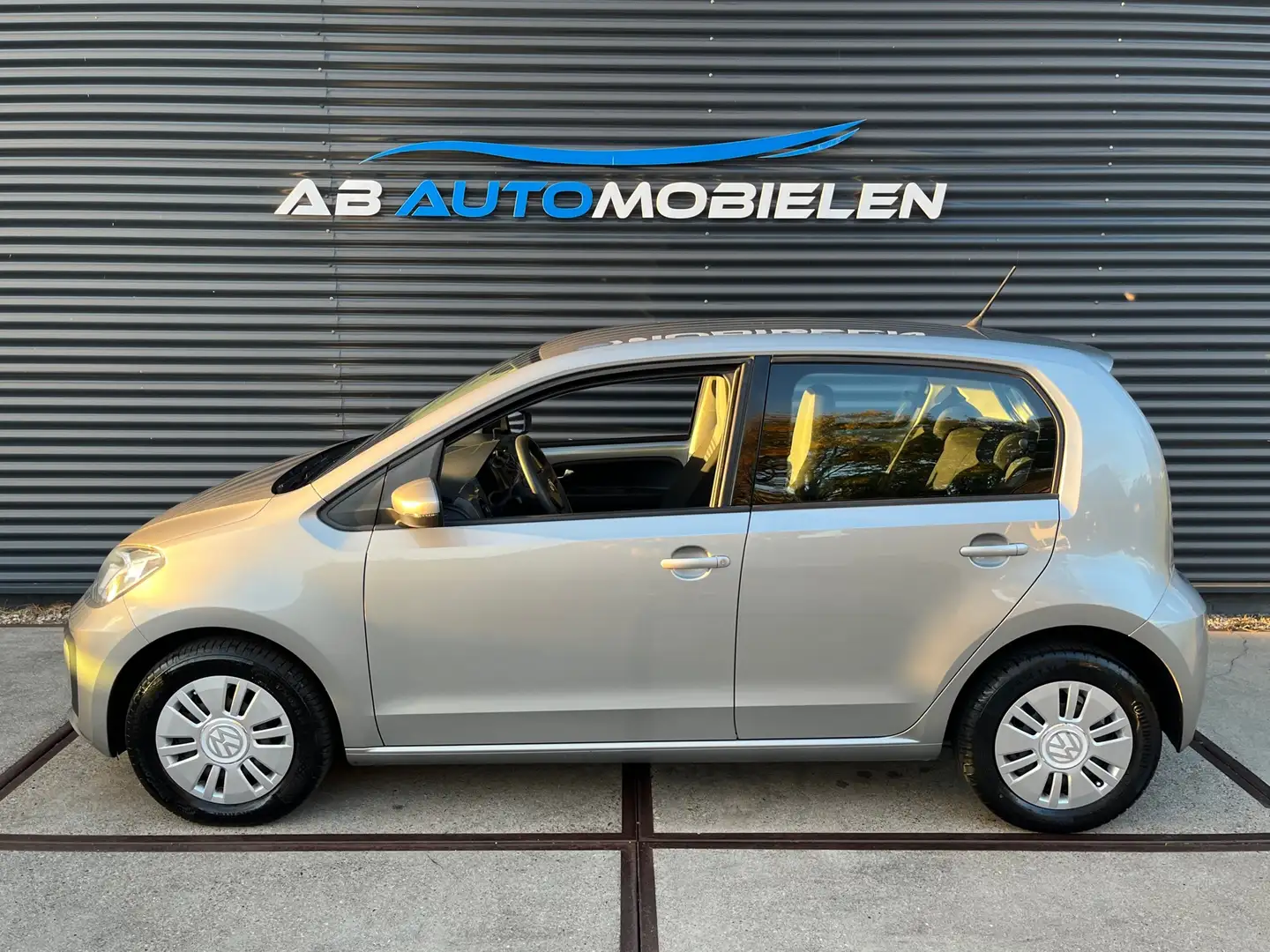 Volkswagen up! 1.0 BMT move up! 5 DEURS/ BLUETOOTH/ LED VERL Grijs - 2
