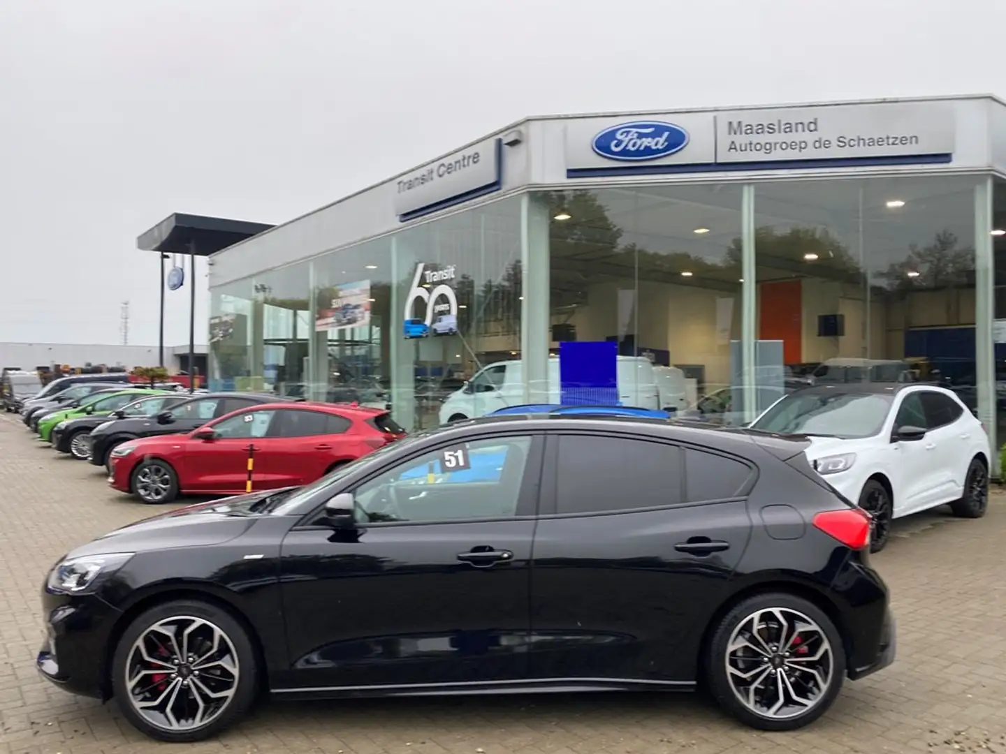Ford Focus ST-Line 5D 1000i 125PK M6: cruise control, navi, c Schwarz - 2