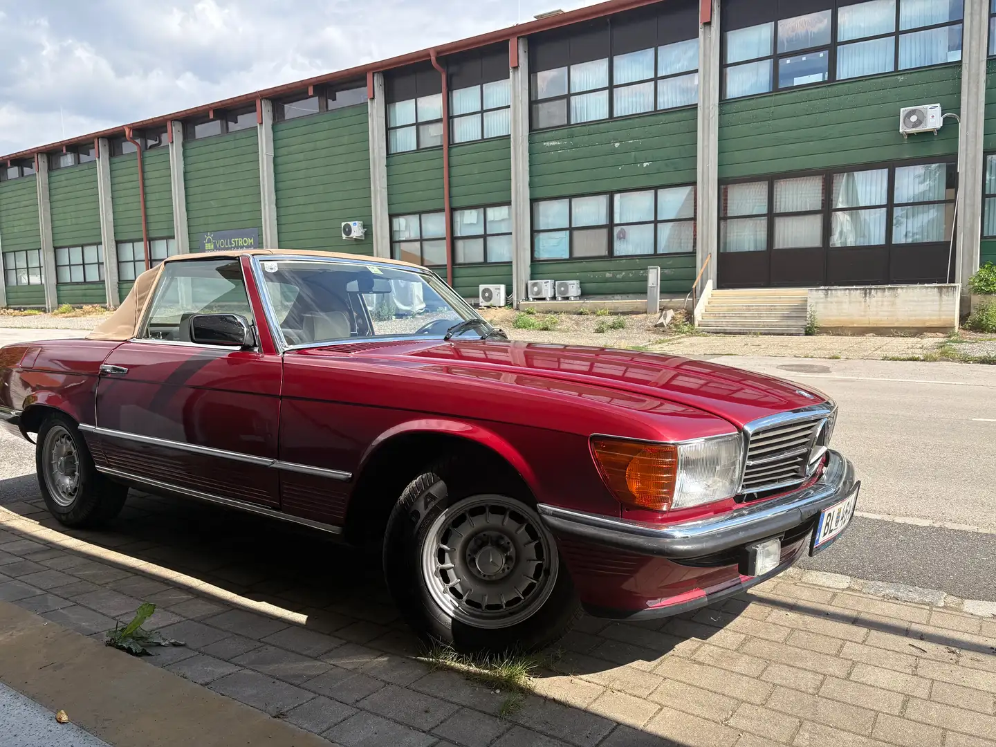 Mercedes-Benz SL 280 W107 Rot - 1