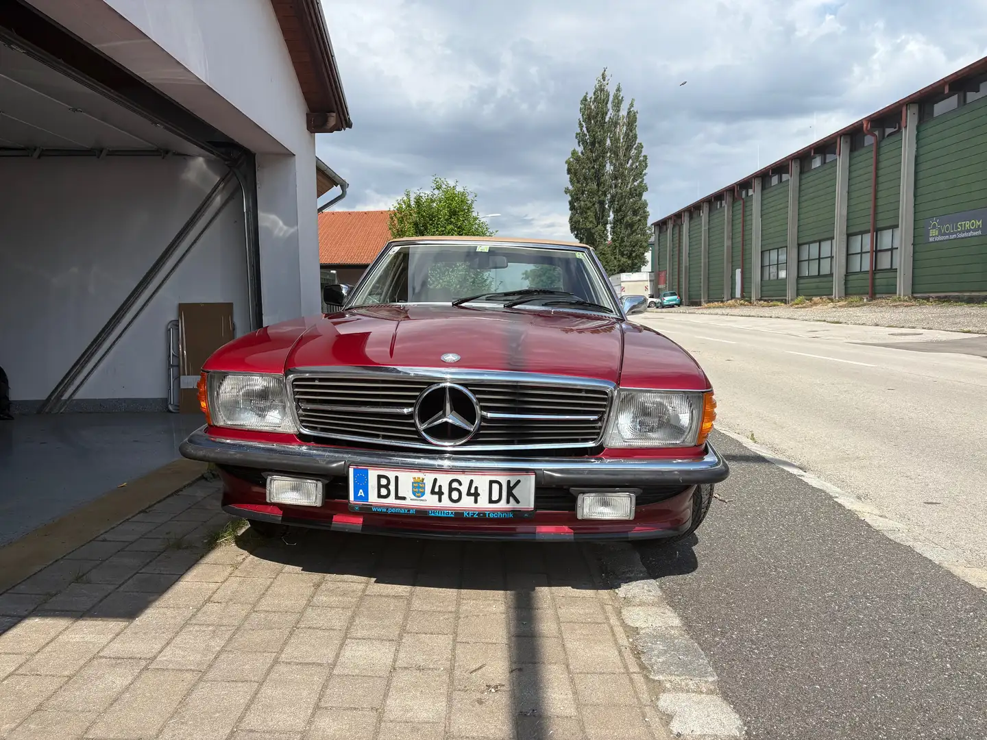 Mercedes-Benz SL 280 W107 Rot - 2