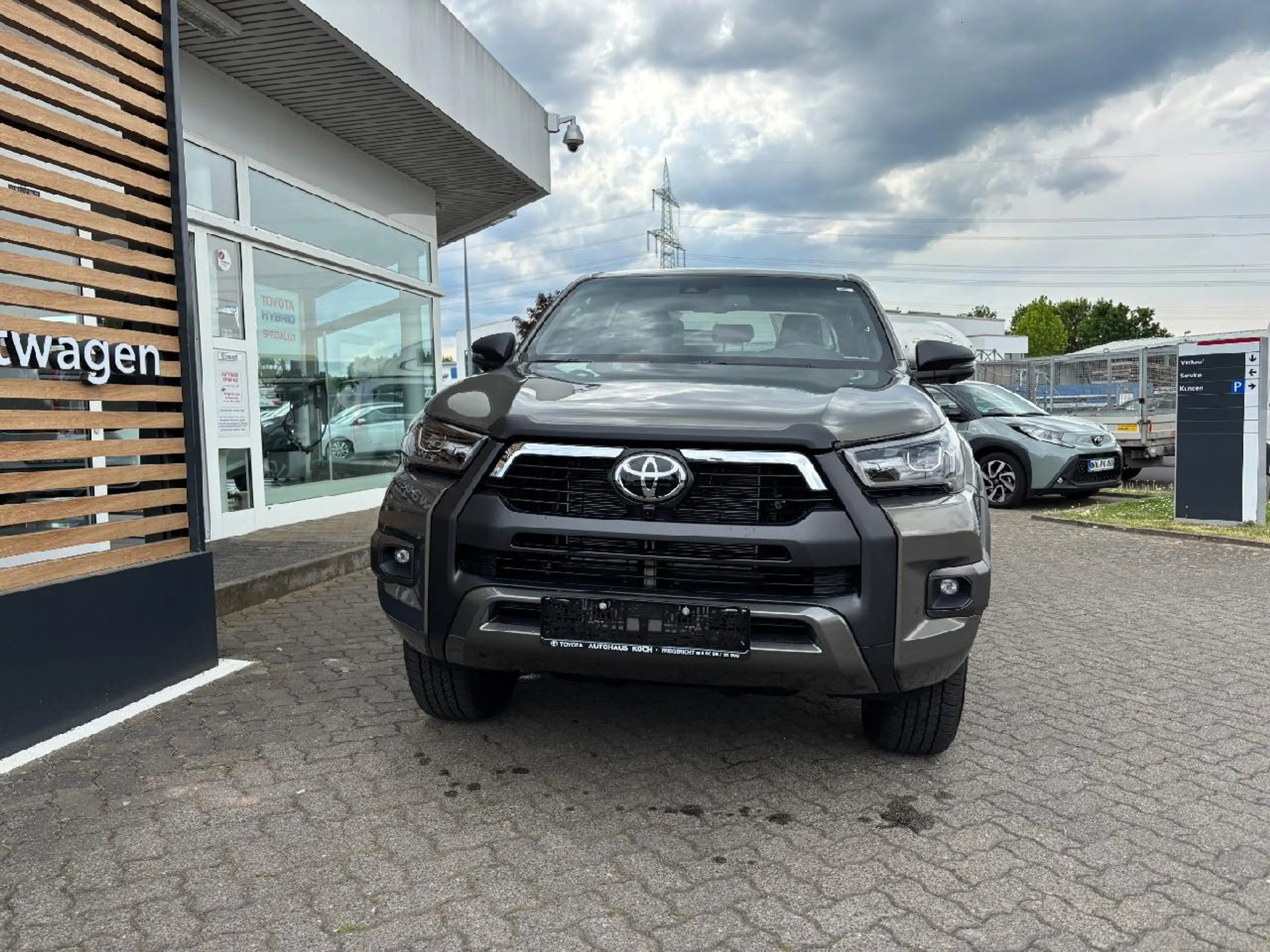 Toyota Hilux Double Cab Invincible 4x4 2.8 Aut sofort verf MHEV — photo 3