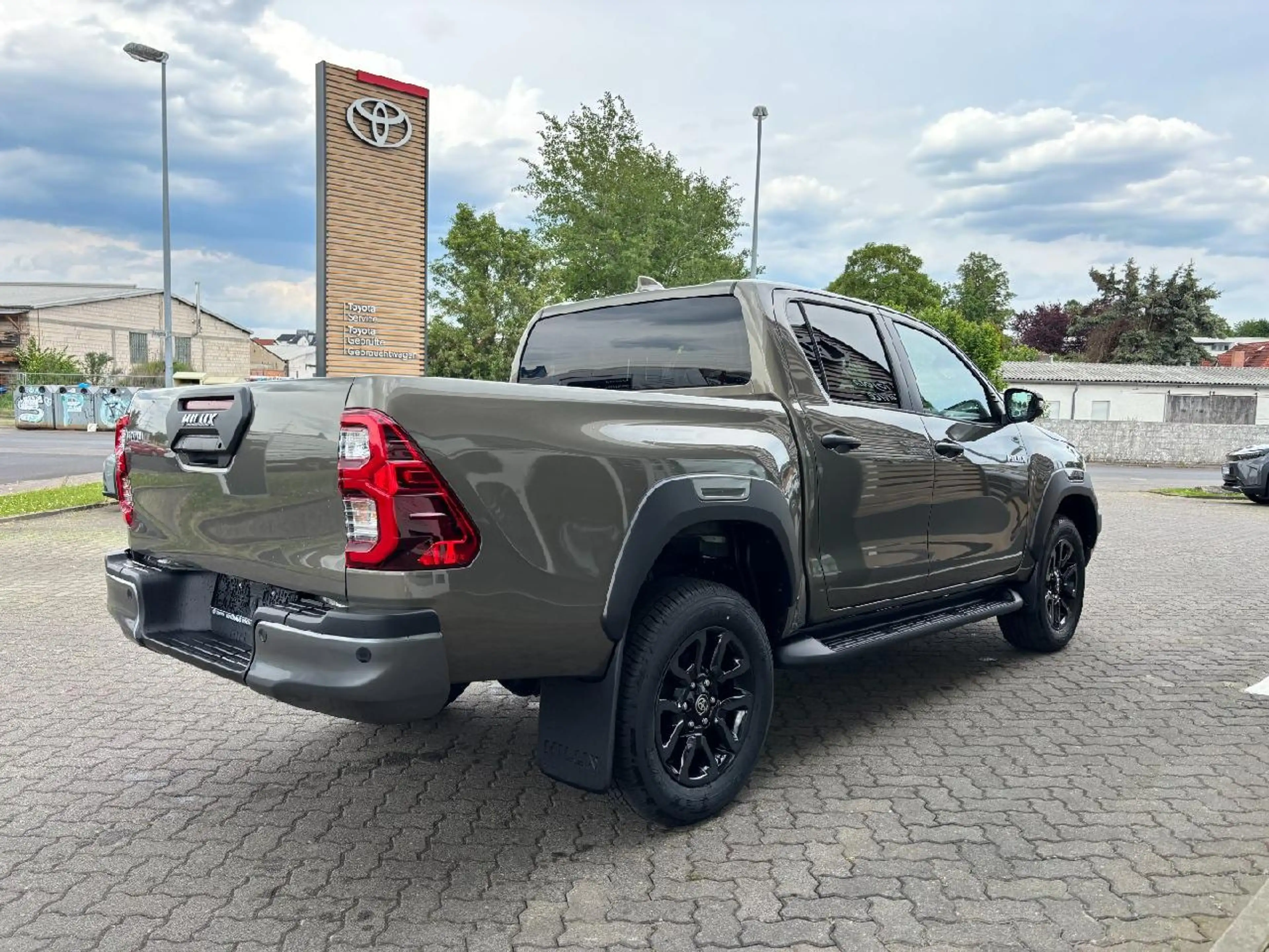 Toyota Hilux Double Cab Invincible 4x4 2.8 Aut sofort verf MHEV — photo 5