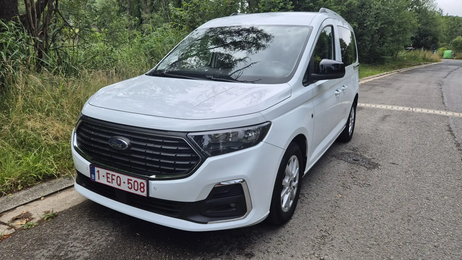 Ford Tourneo Connect 1.5 EcoBoost Aut. TITANIUM 7 plaatsen L1 Wit - 1