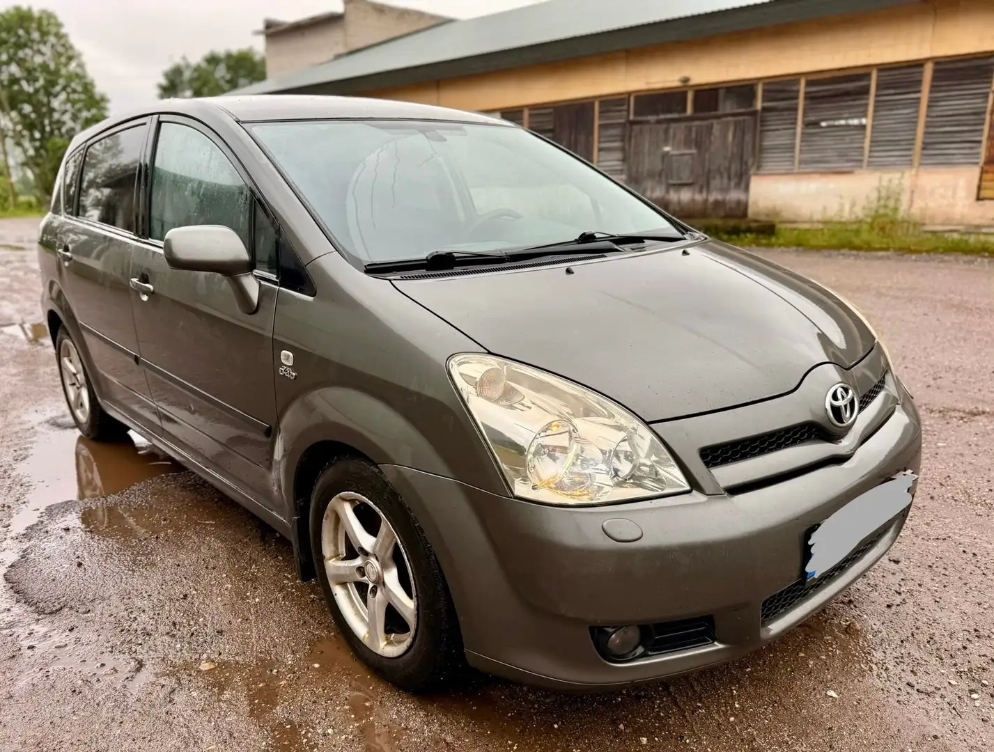 Toyota Corolla Verso 2.0 D-4D 7 Seat 5 Gear Сірий - 1