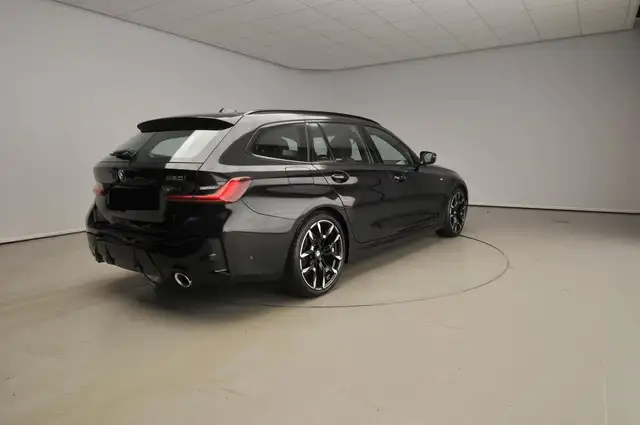 BMW 3 Series view 13