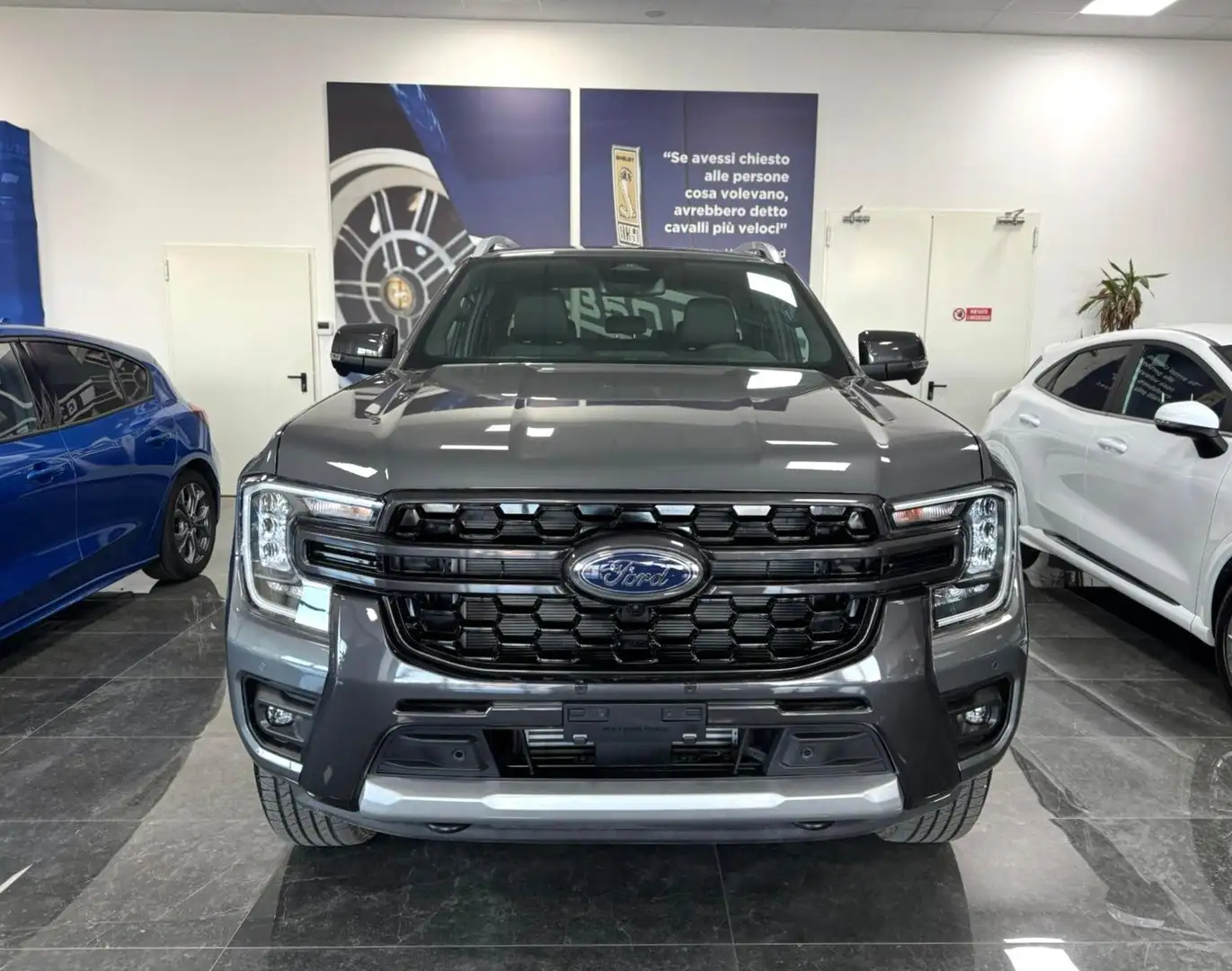 Ford Ranger 2.0 ecoblue Wildtrak awd 205cv COPERTURA ELETT. Gris - 2