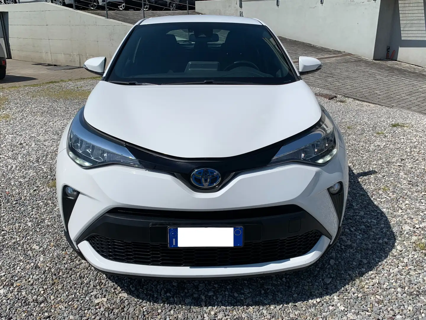 Toyota C-HR 1.8h Business e-cvt Bianco - 2