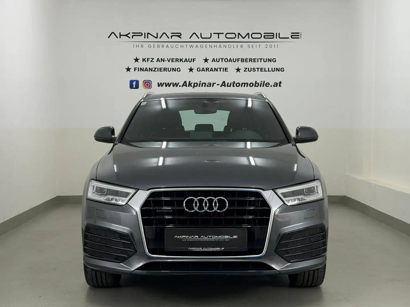 Audi Q3 2,0 TDI quattro S-Line *ERSTBESITZ* Grau - 2
