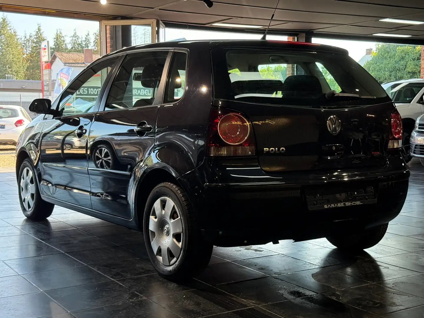 Volkswagen Polo 1.2i CLIMATISATION Noir - 2