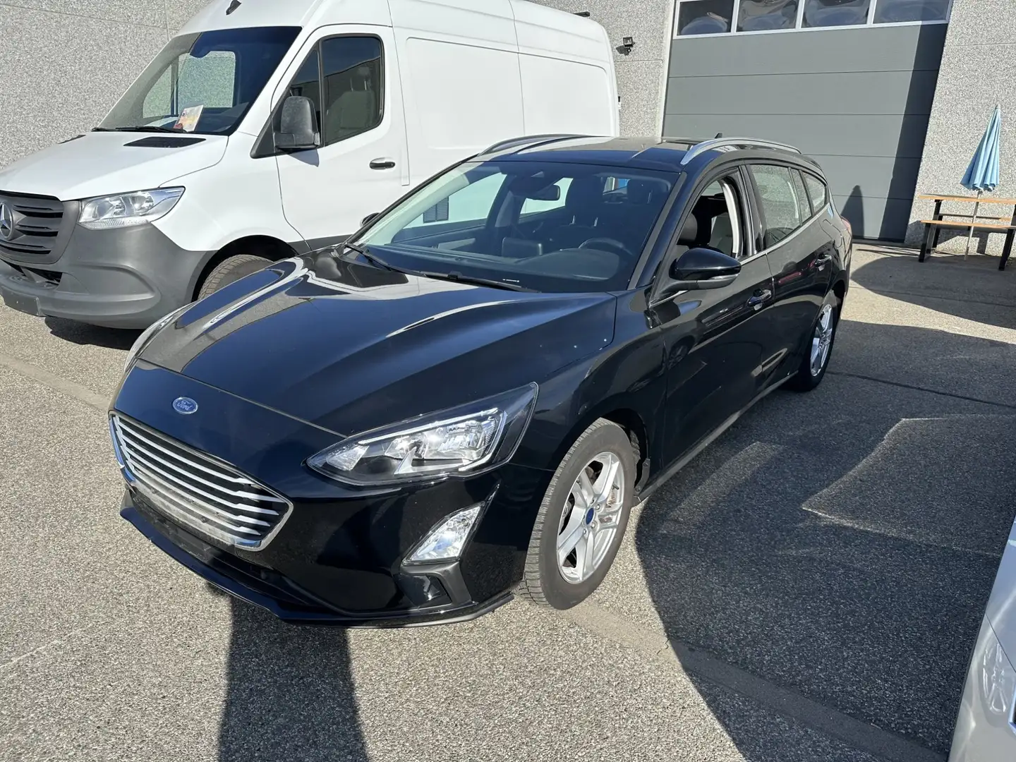 Ford Focus Focus  1.0 EcoBoost Start-Stopp-System TREND Zwart - 2