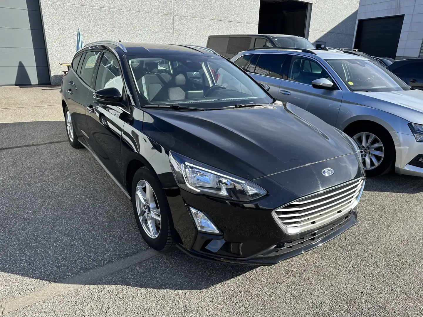 Ford Focus Focus  1.0 EcoBoost Start-Stopp-System TREND Zwart - 1