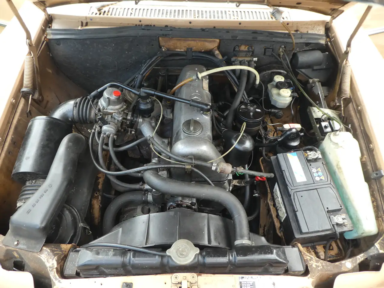 Mercedes-Benz 200/8 W115 Einmaliger Zustand AUTOMATIK, foto 8
