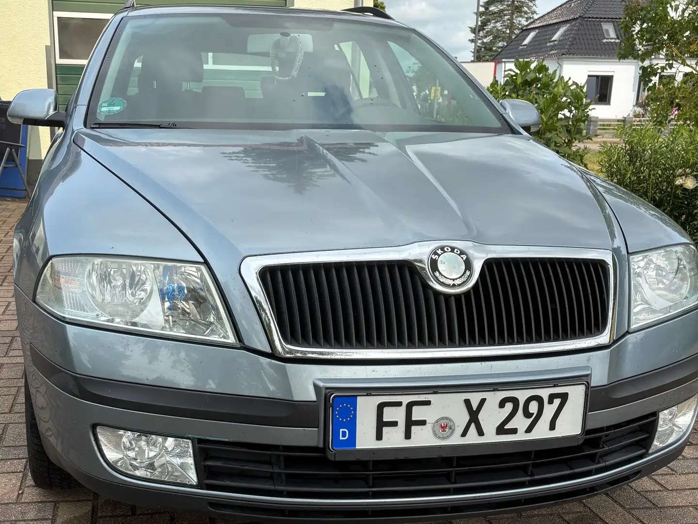 Skoda Octavia Combi 1.6 FSI *KETTE NEU* *TÜV NEU* *AHK* Silber - 2