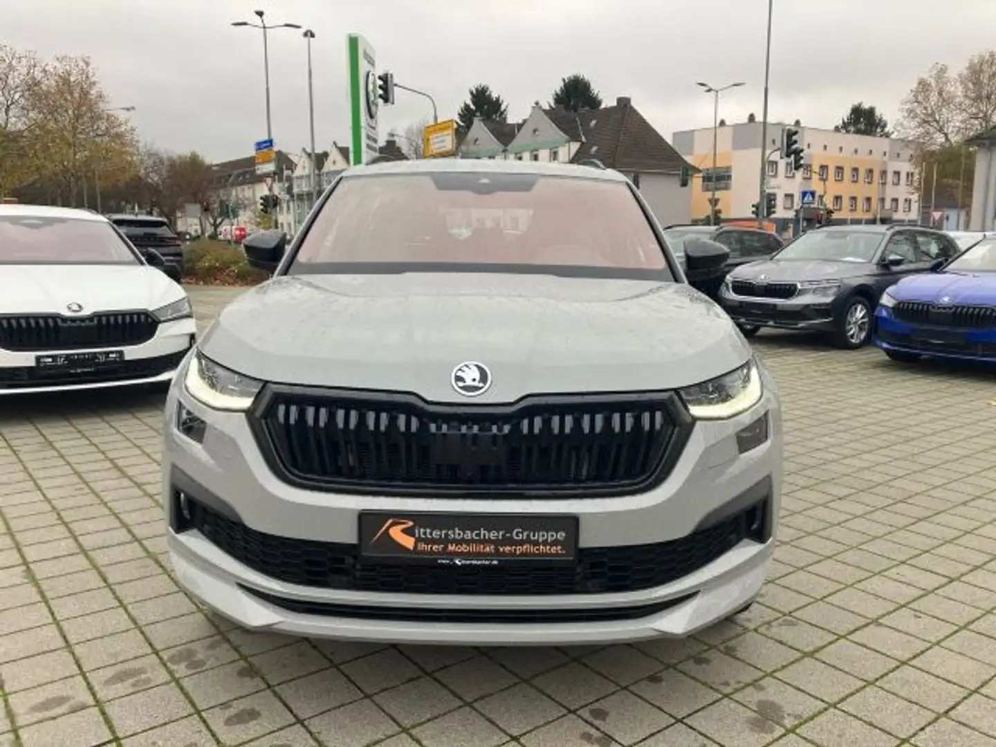 Skoda Kodiaq 2.0 TDI DSG Sportline 4x4 AHK STHZ Leder Grijs - 2