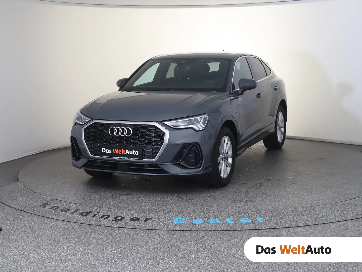 Audi Q3 e-tron 45 TFSI e Grau - 1