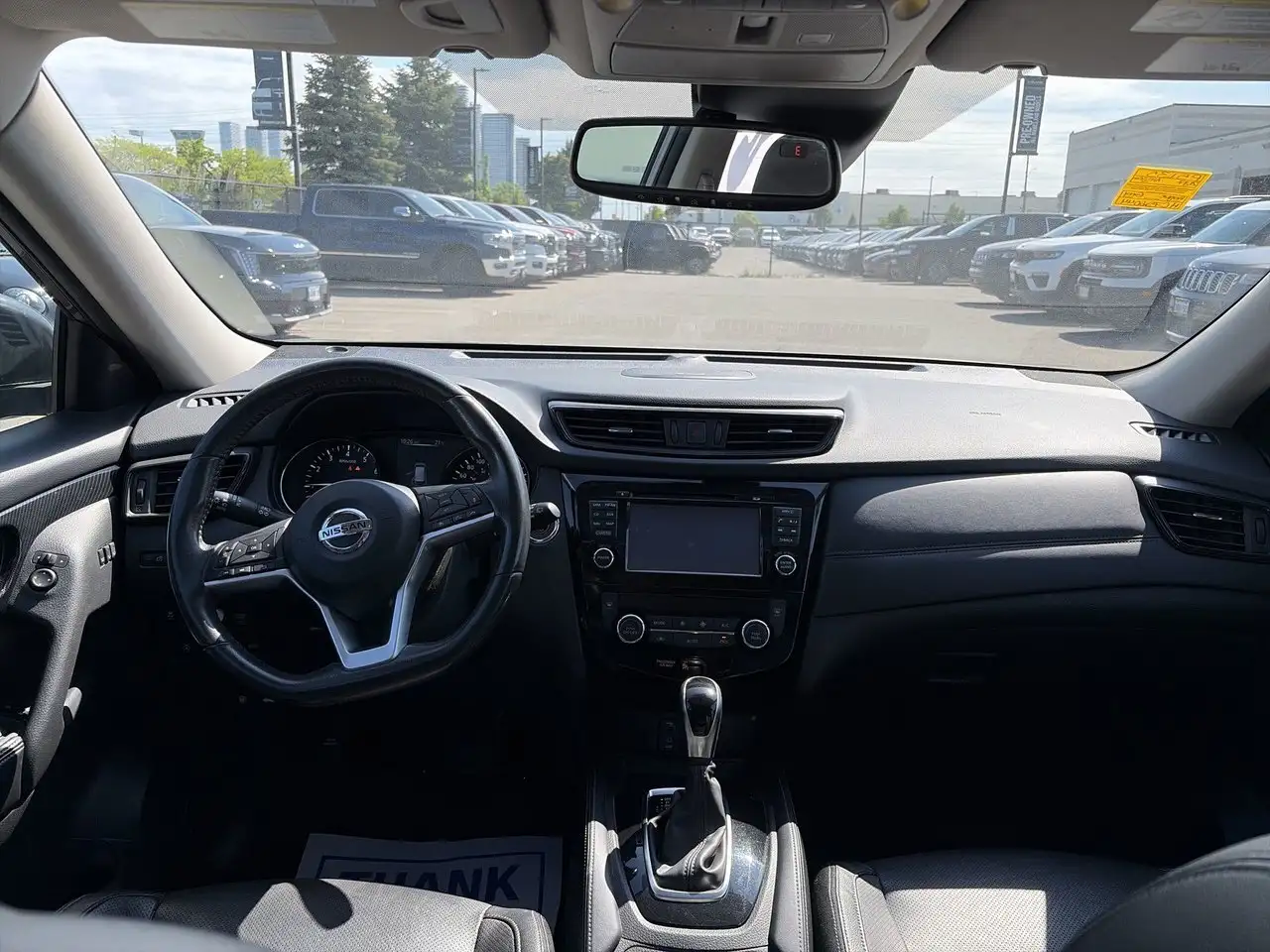 Nissan Rogue снимка Nissan Rogue