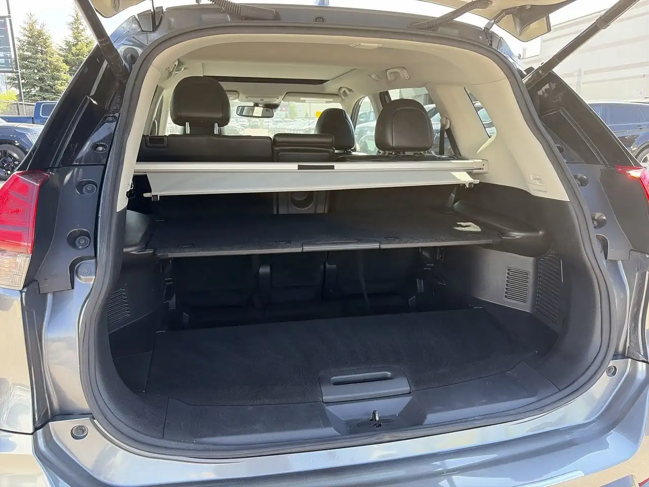 Nissan Rogue снимка Nissan Rogue