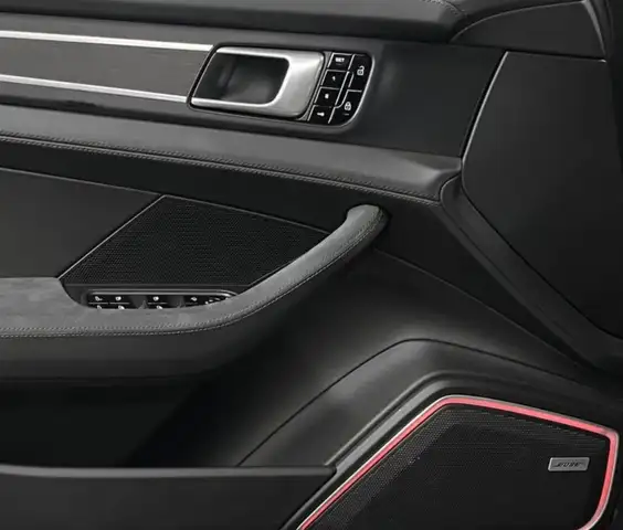 Porsche Panamera view 8
