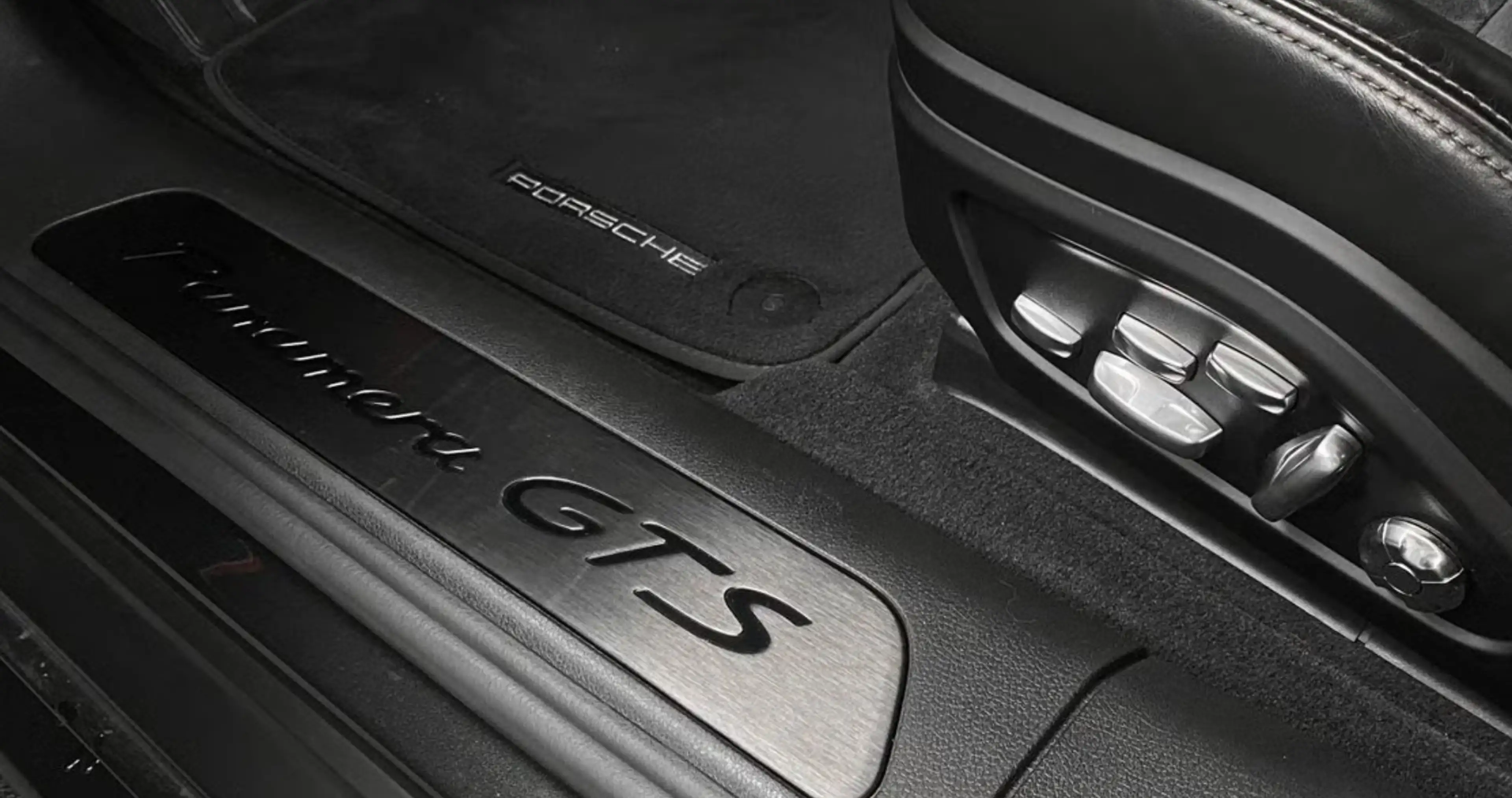 Porsche Panamera GTS *AHK/PANO/HUD* — photo 11