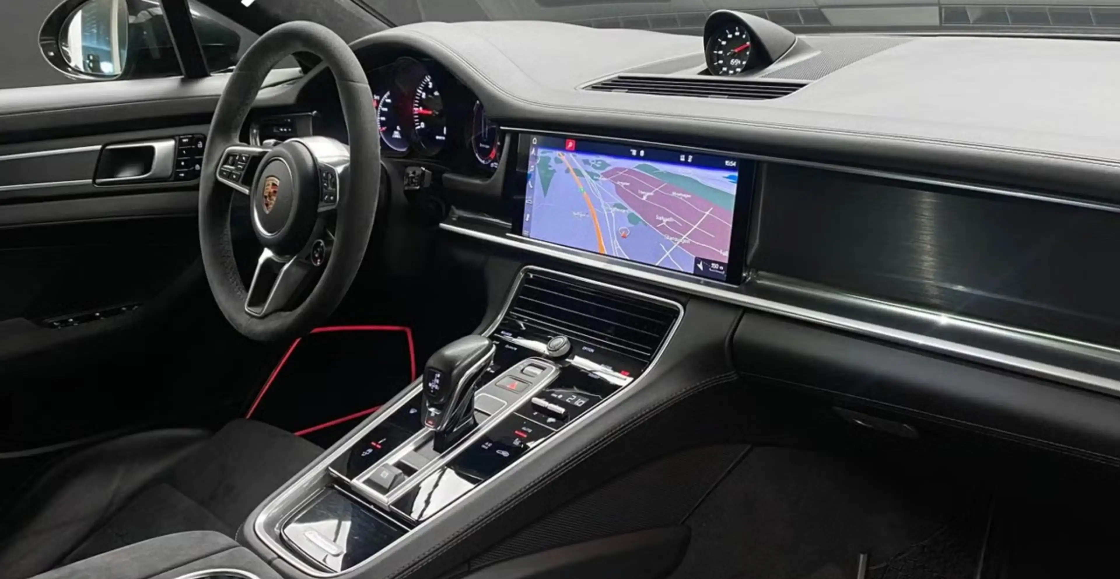 Porsche Panamera GTS *AHK/PANO/HUD* — photo 15