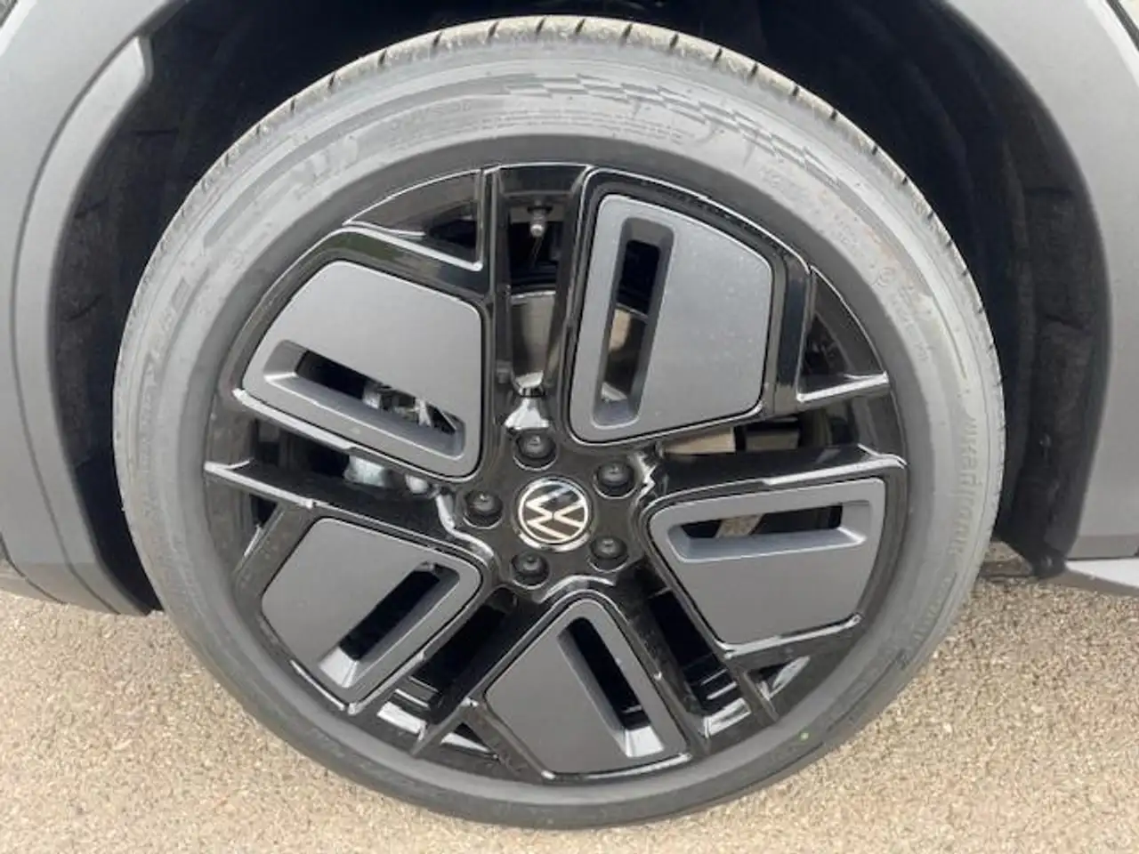 Volkswagen T-Roc 1.5 eTSI R-Line Pano Black GV5 19 Zoll 3