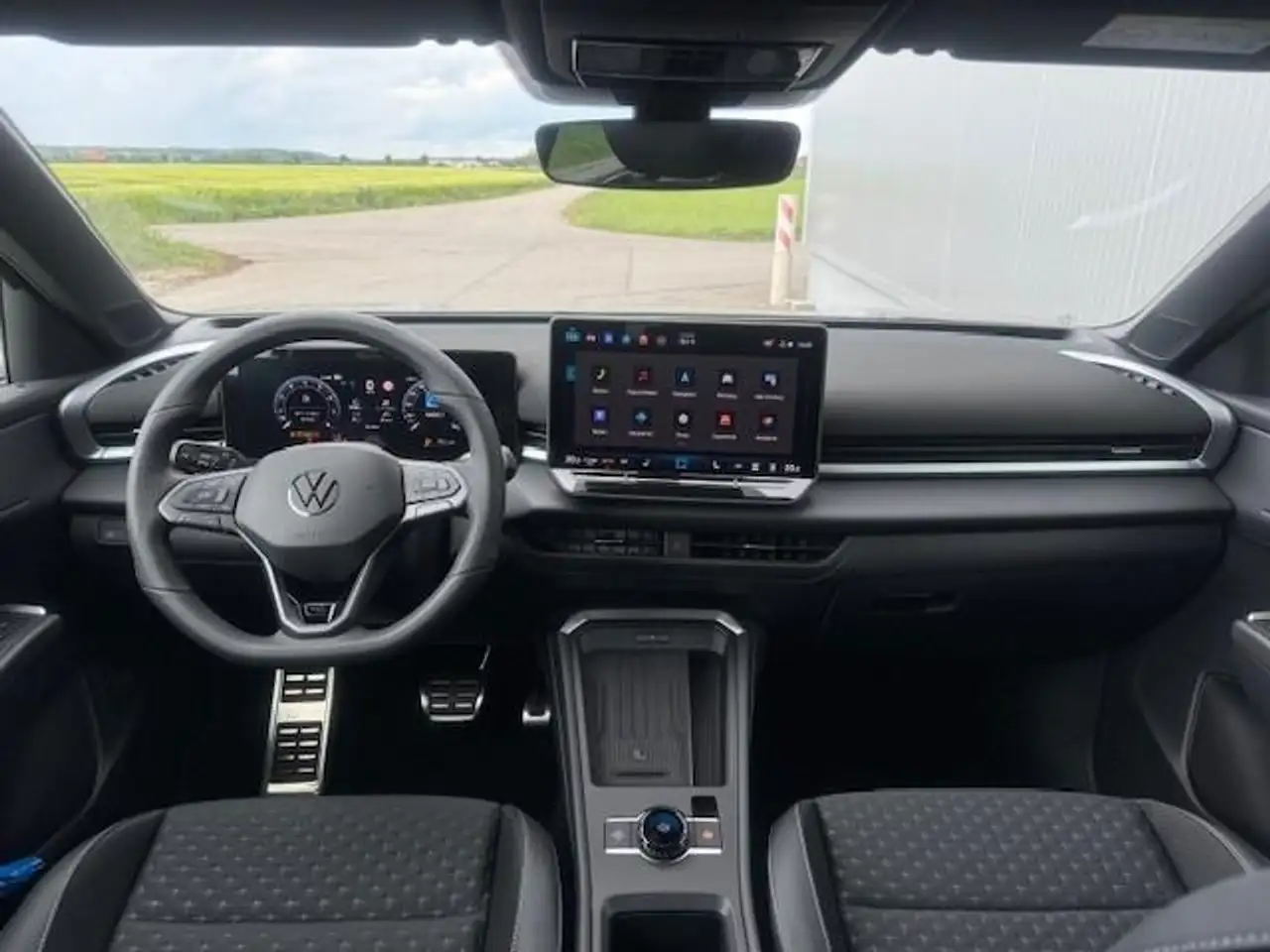 Volkswagen T-Roc 1.5 eTSI R-Line Pano Black GV5 19 Zoll 5