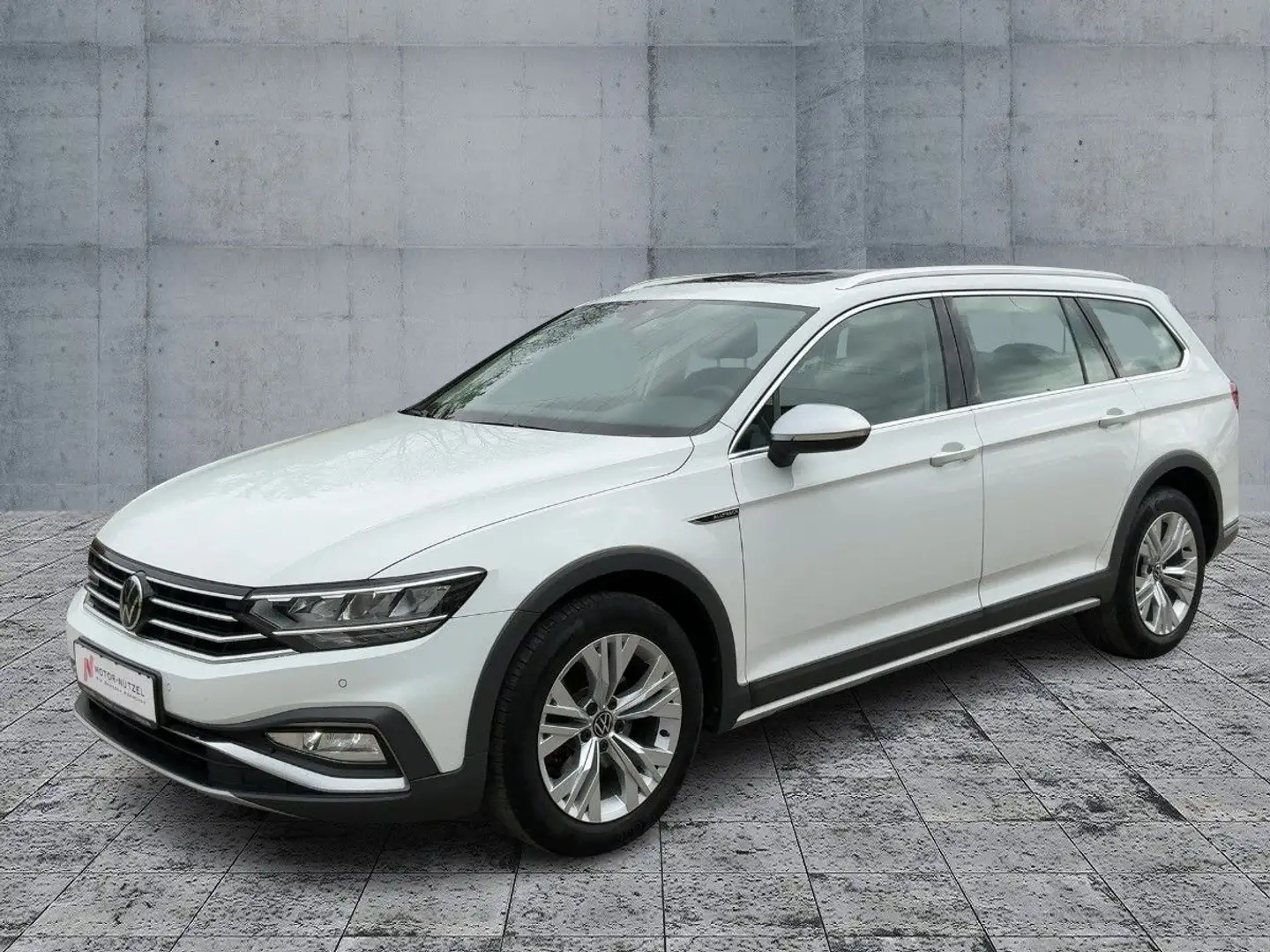 Volkswagen Passat Alltrack 2.0 TDI DSG 4M LED+NAVI+AHK+PANO Wit - 2
