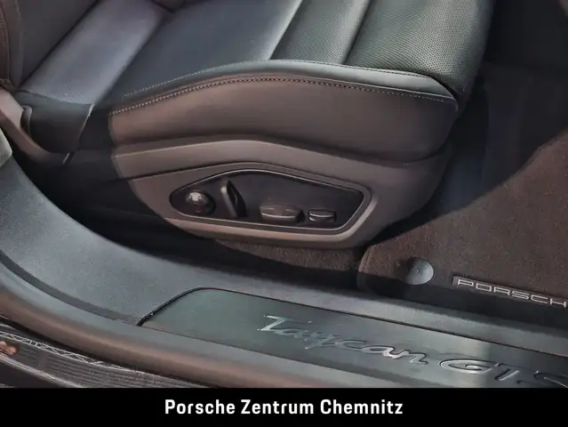 Porsche Taycan view 27