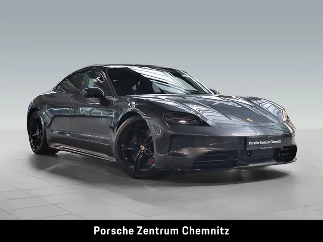 Porsche Taycan view 9
