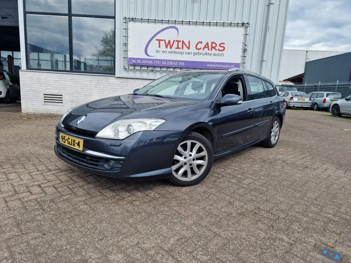 Renault Laguna Estate 2.0 16V Dynamque Navi Airco Xenon Сірий - 2