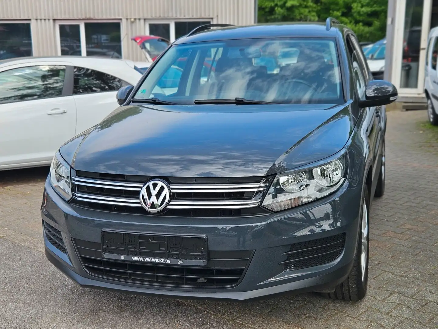 Volkswagen Tiguan Trend & Fun BMT Klima Tüv bis 10\2026 Gris - 1