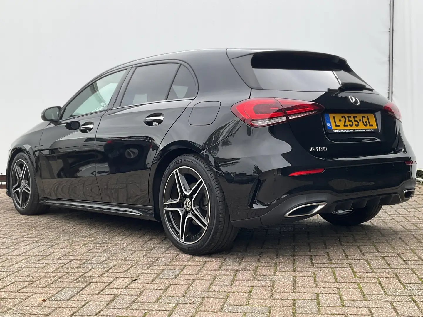 Mercedes-Benz A 180 AMG Pano Memory Sfeerverl Carplay Led Stoelverw Bu Negro - 2