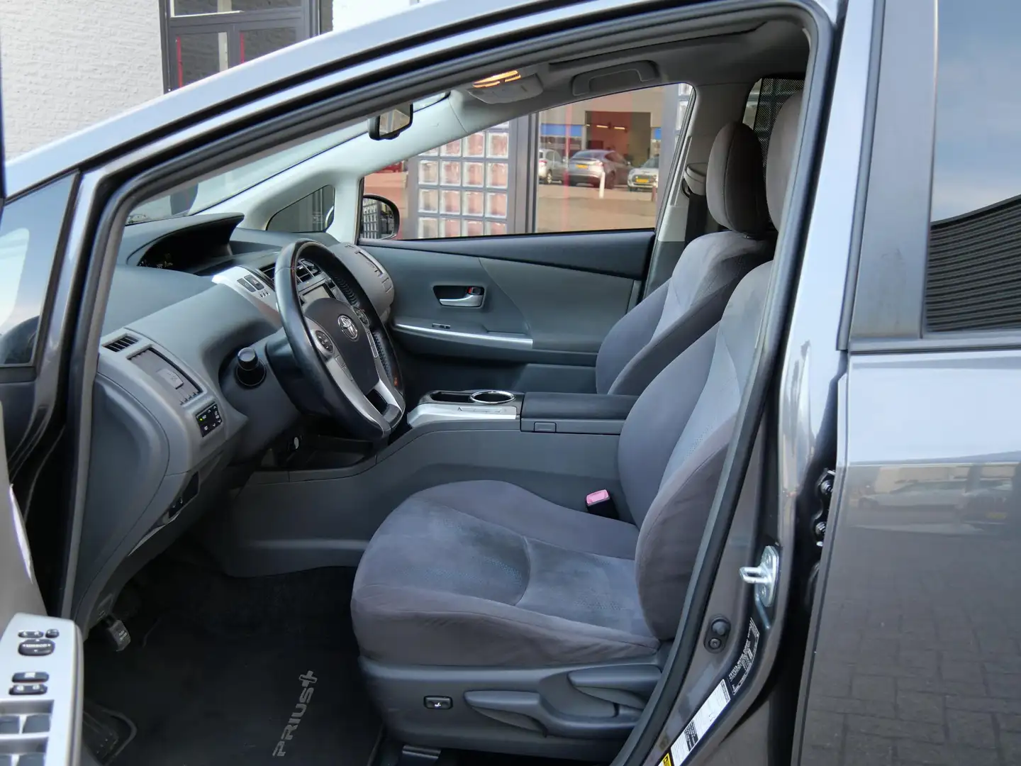 Toyota Prius+ Prius Wagon HYBRID DYNAMIC/ ADAPT. CRUISE/ JBL/ 7- Grijs - 2
