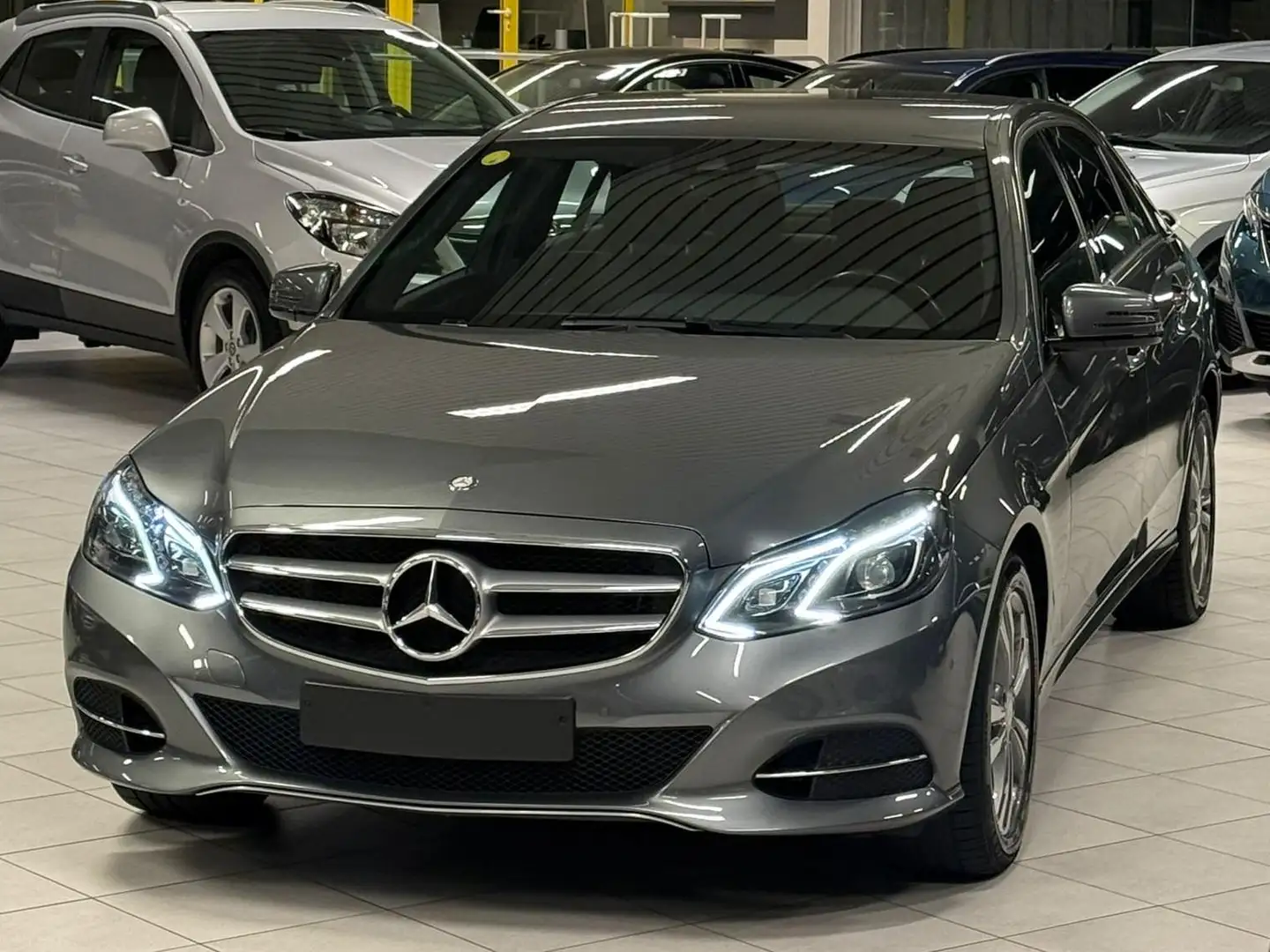 Mercedes-Benz E 200 2.2D 100kw Euro6b Automaat Année 2015,138.000KM Gris - 1