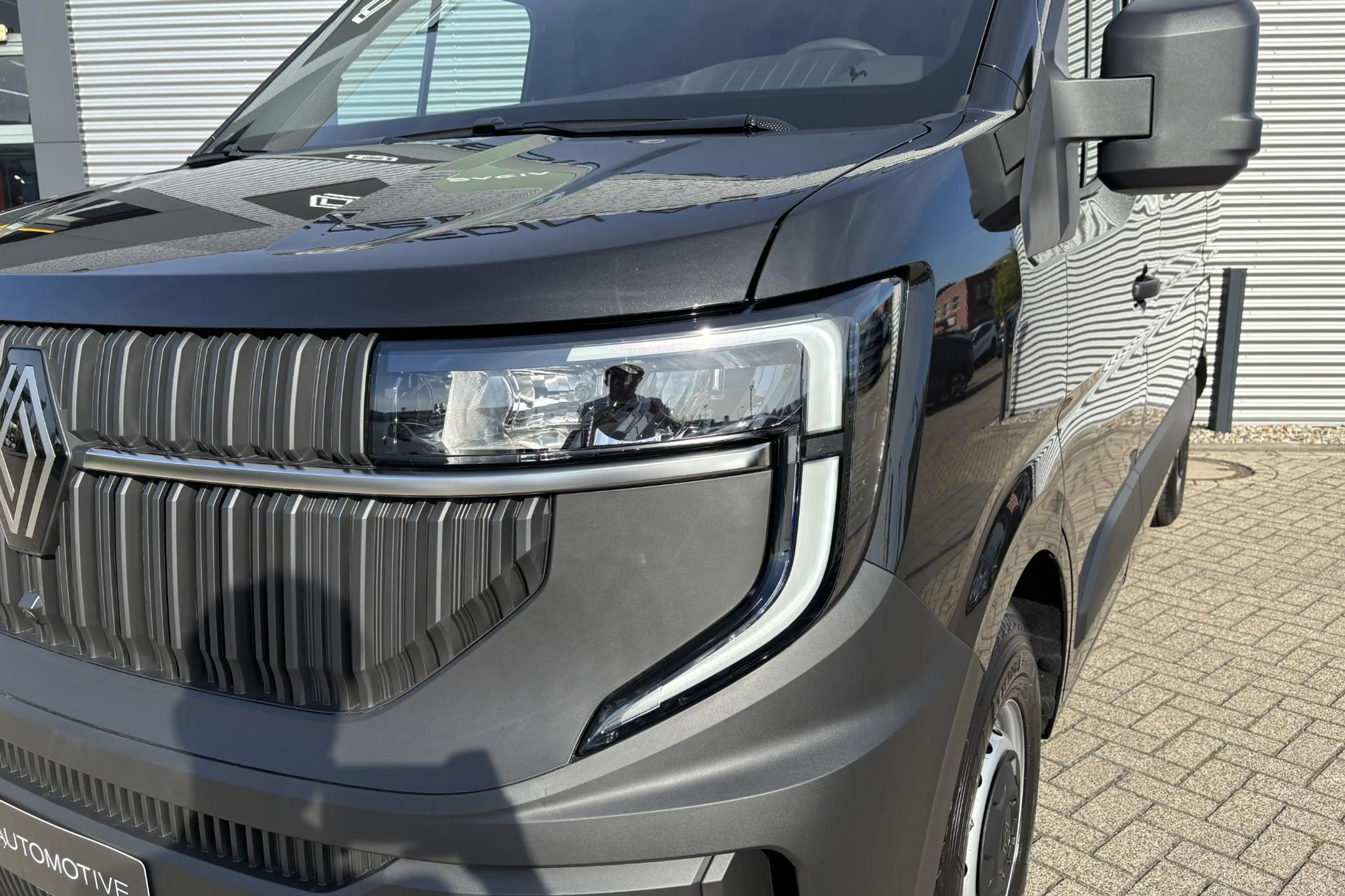 Renault Master E-Tech T35 L2H2 Advance long range 87 kWh — photo 2